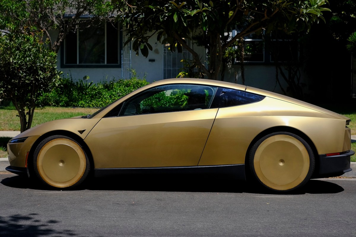 Cybercab lăn bánh ở Austin — 45 chiếc, một cuộc điều tra liên bang, và Musk không có mặt
